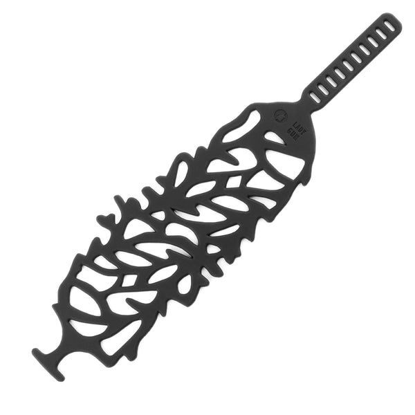 vue détails, à plat, en entier, bracelet corail, couleur noir. Silicone, bijoux fantaisies, ladygum, marque française, créateurs, designers. Style été, plage, nature, lagon, mer, coquillage, manchette. Souplé, léger, longueur réglable, bracelet ajustable, fermoir en T. Résistant à l'eau, à la lumière, à la chaleur, minimisant les allergies.