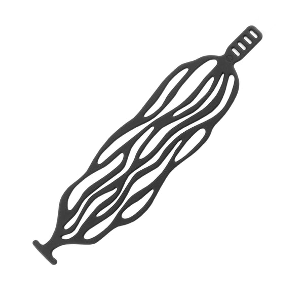 vue à plat, en entier, bracelet safari, couleur noir. Silicone, bijoux fantaisies, ladygum, marque française, créateurs, designers. Style été, plage, nature, jungle, ethnique, tribal, manchette. Souplé, léger, longueur réglable, bracelet ajustable, fermoir en T. Résistant à l'eau, à la lumière, à la chaleur, minimisant les allergies.