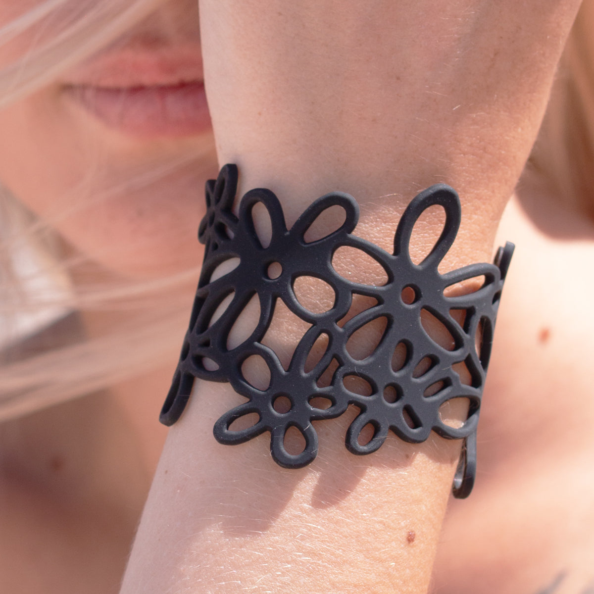 Bijou Festival Carnaval Bracelet Hippie Boland Perles Colorées - 4  Pendentifs Paix - Taille Unique Bracelet Perles Paix Colorées, image size:1200x1200