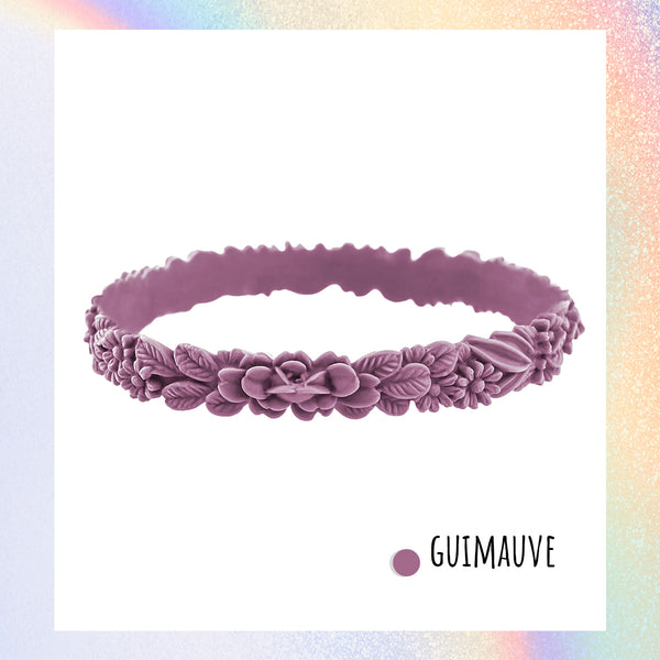zoom, vue gros plan, bracelet boho les fleurettes, couleur guimauve. Marque française, ladygum, bijoux fantaisies en silicone. Bracelet aux fleurs en relief, non ajustable, taille unique, souple, délicat. Cadeau original