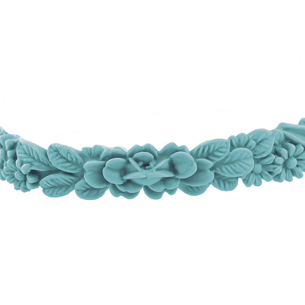 vue zoom, gros plan, en entier, bracelet boho les fleurettes, couleur menthe glaciale, vert d'eau, bleu clair, turquoise. Bijoux fantaisies en silicone, marque française, ladygum. Bracelet fleurs en relief, non ajustable, taille unique, facile à enfiler au poignet. Cadeau original.