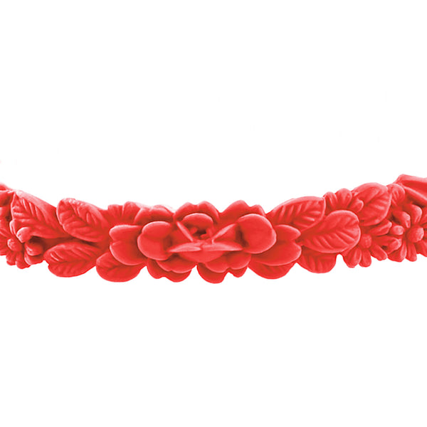 zoom, vue gros plan, en entier, bracelet boho les fleurettes, couleur tagada, rouge vif. Bijoux fantaisies en silicone, marque française, ladygum. Bracelet aux fleurs en relief, non ajustable, taille unique, facile à enfiler au poignet. Cadeau original