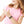 zoom, vue gros plan, bracelet hippie, taille enfant, couleur noir. Vue taille réelle. Bijoux fantaisies en silicone, ladygum, marque française, créateurs, designers. Style manchette fille, fleur, nature, paquerette, marguerite, année 70. Léger, souple, longueur réglable, bracelet ajustable, fermoir en T, résistant à l'eau, à la chaleur, à la lumière, minimisant les allergies. Cadeau original.
