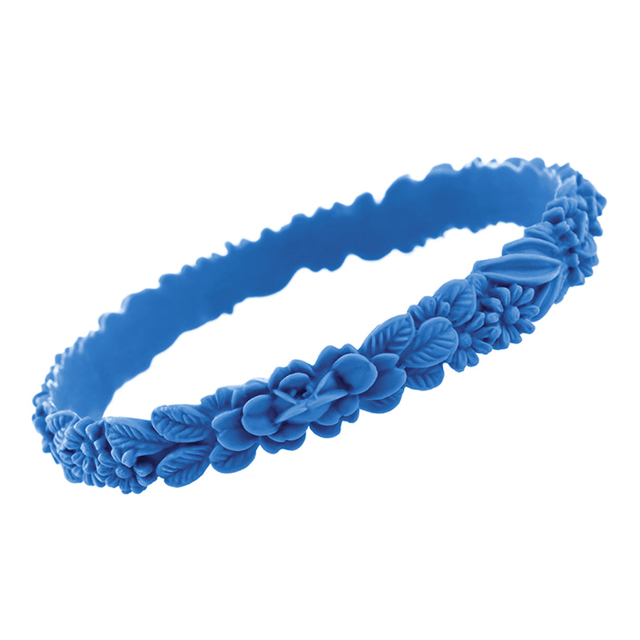 zoom, vue gros plan, en entier, bracelet boho les felurettes, couleur bleueberry, bleu électrique. Bijoux fantaisies en silicone, marque française, ladygum. Bracelet non ajustable, facile à enfiler, taille unique. Cadeau original, idée cadeau pour les fêtes.