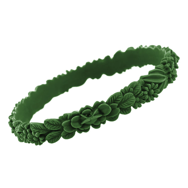 vue zoom, gros plan, en entier, bracelet boho les fleurettes, couleur mojito, vert sapin, vert foncé, vert bouteille. Bijoux fantaisies en silicone, marque française, ladygum. Bracelet fleurs en relief, non ajustable, taille unique, facile à enfiler au poignet. Belle idée cadeau originale.