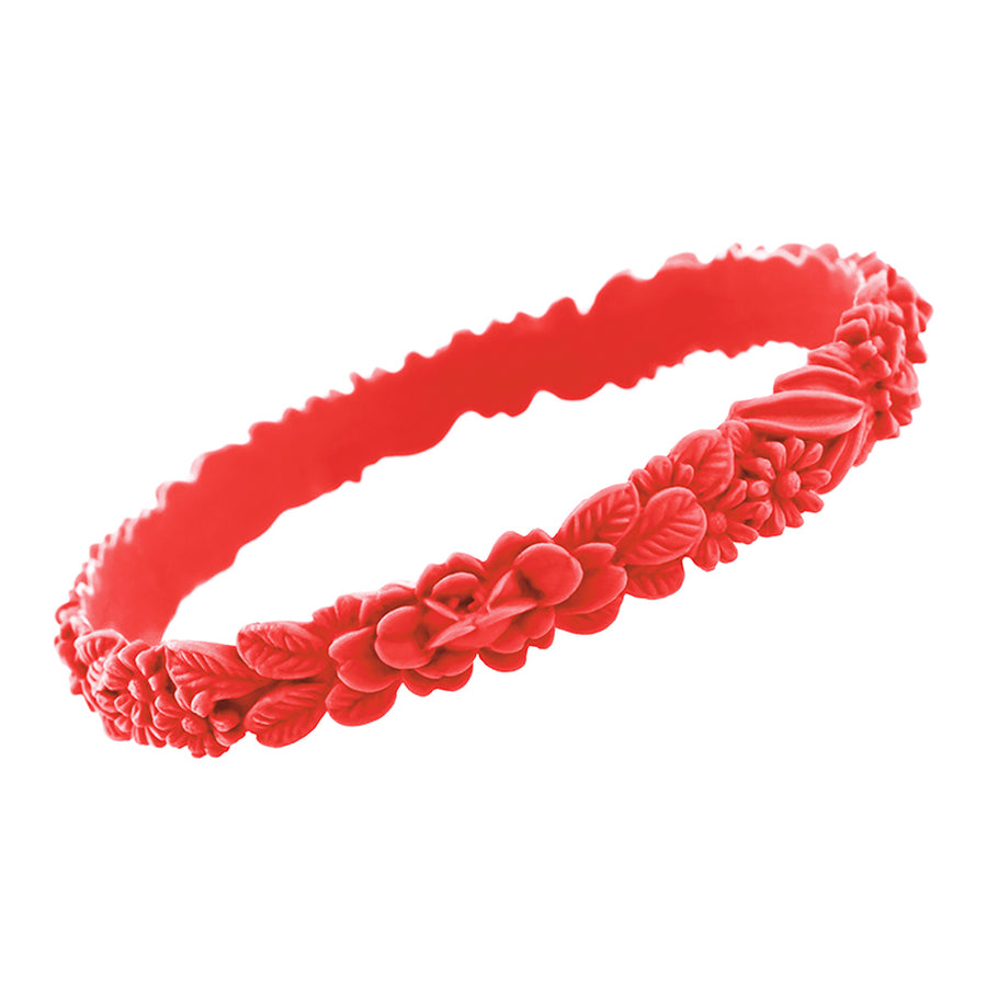 zoom, vue gros plan, en entier, bracelet boho les fleurettes, couleur tagada, rouge vif. Bijoux fantaisies en silicone, marque française, ladygum. Bracelet aux fleurs en relief, non ajustable, taille unique, facile à enfiler au poignet. Cadeau original