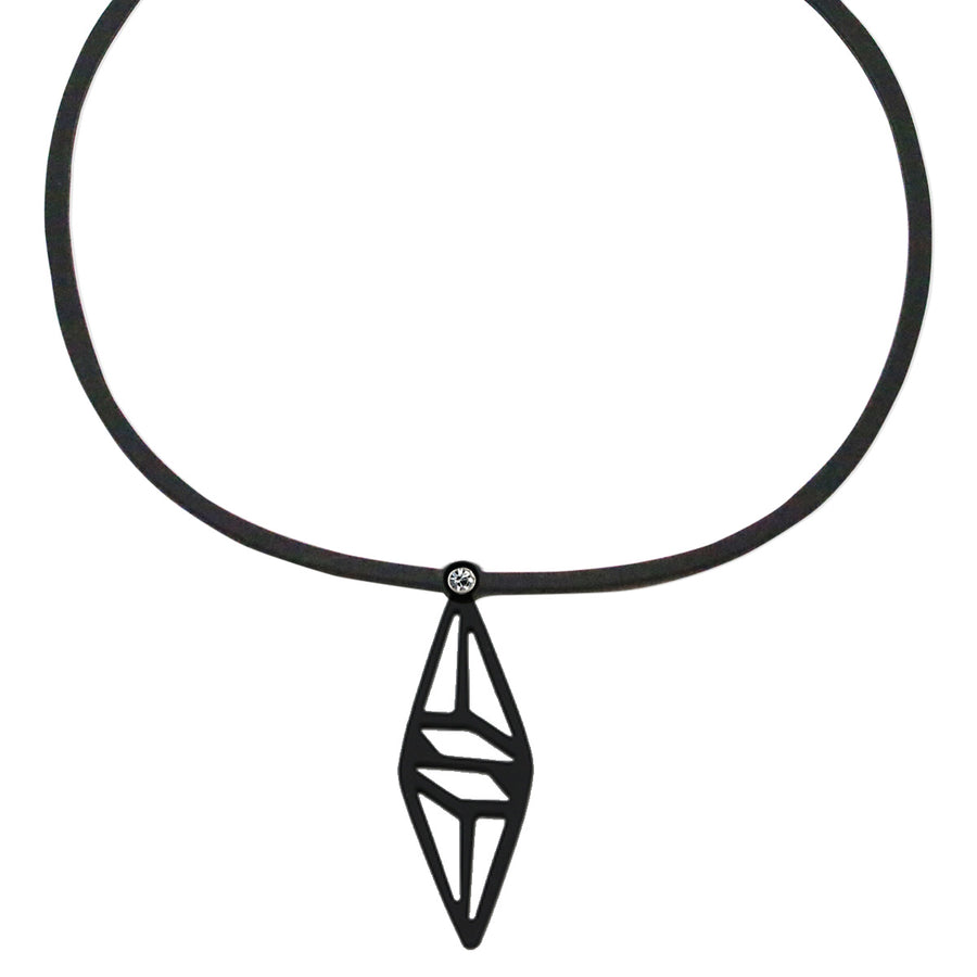 vue gros plan zoom à plat détails collier pendentif graphique noir silicone ladygum strass swarovski cristal amovible riveté bijou fantaisie