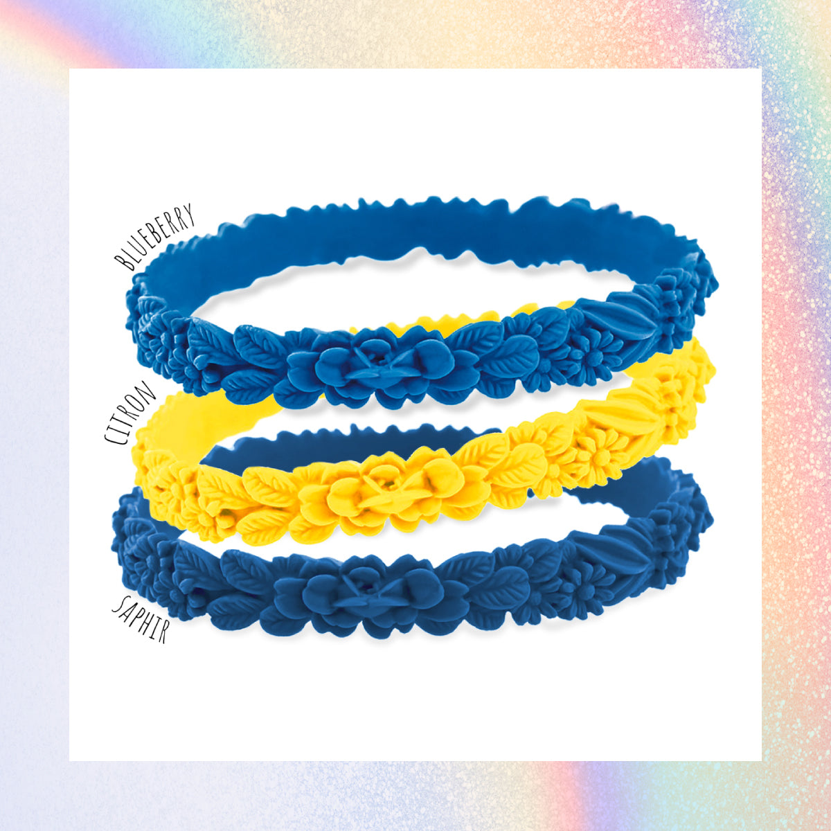 vue gros plan, trio de mix cosmic. Couleur blueberry, citron, saphir. Bracelet les fleurettes, fleurs 3D, silicone, ladygum, bijoux fantaisies, marque française, créateurs, designers. Bracelet à enfiler, non ajustable, souple, léger, fragile, résistant à l'eau, à la chaleur, à la lumière, minimisant les allergies.