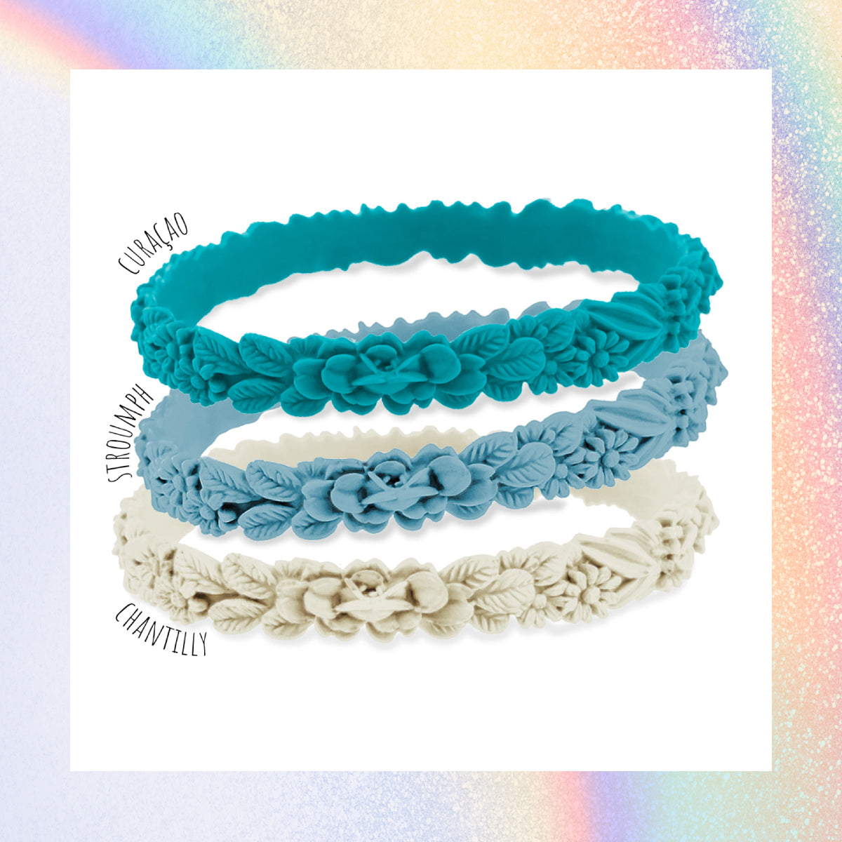 vue gros plan, trio de mix, pack 3 bracelets les fleurettes, bracelets fantaisies aux fleurs 3D. Silicone, ladygum, bijoux fantaisies, marque française, créateurs, designers. Couleurs curaçao, stroumph, chantilly. Souple, léger, bracelet à enfiler, non ajustable, fragile, résistant à l'eau, à la chaleur, à la lumière, minimisant les allergies.