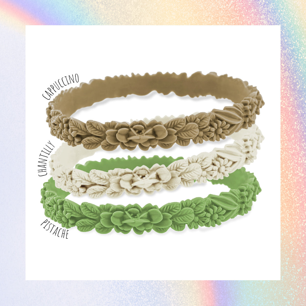vue gros plan, trio de mix, mix vegetal, pack 3 bracelets les fleurettes, bracelets fantaisies aux fleurs 3D en relief. Silicone, 3 couleurs, cappuccino, chantilly, pistache. Ladygum, marque française, bijoux fantaisies, créateurs, designers. Souple, léger, bracelet facile à enfiler, taille unique, non ajustable, résistant à l'eau, à la chaleur, à la lumière, minimisant les allergies.