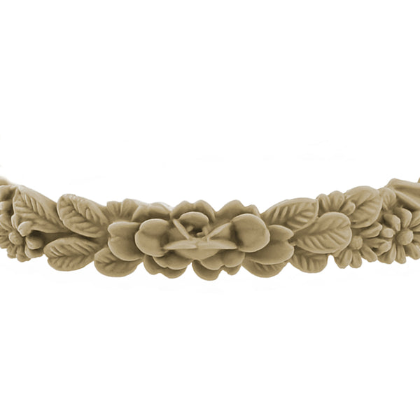 zoom, vue gros plan, en entier, bracelet boho les fleurettes, couleur cappucino, beige, brun, marron clair. Bijoux fantaisies en silicone, marque française, ladygum. Bracelet non ajustable, taille unique, facile à enfiler au poignet. Bracelets aux fleurs en relief, minimisant les allergies. Cadeau original