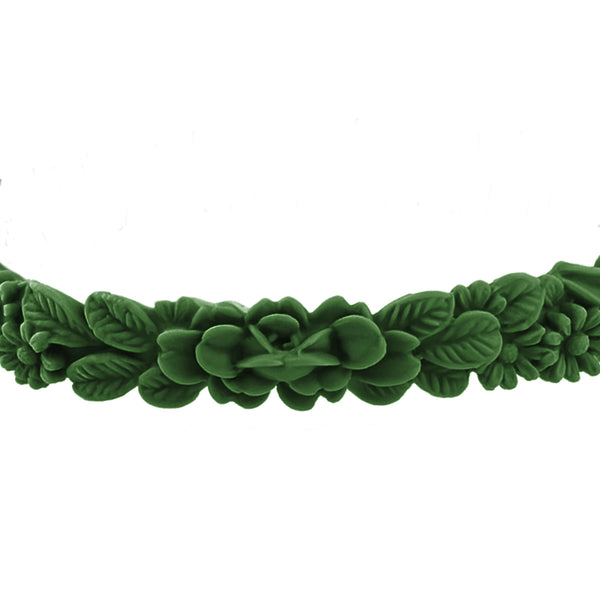 vue zoom, gros plan, en entier, bracelet boho les fleurettes, couleur mojito, vert sapin, vert foncé, vert bouteille. Bijoux fantaisies en silicone, marque française, ladygum. Bracelet fleurs en relief, non ajustable, taille unique, facile à enfiler au poignet. Belle idée cadeau originale.